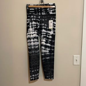 Old Navy Active - M - Powersoft - High Rise - Side Pockets - Elevate Leggings